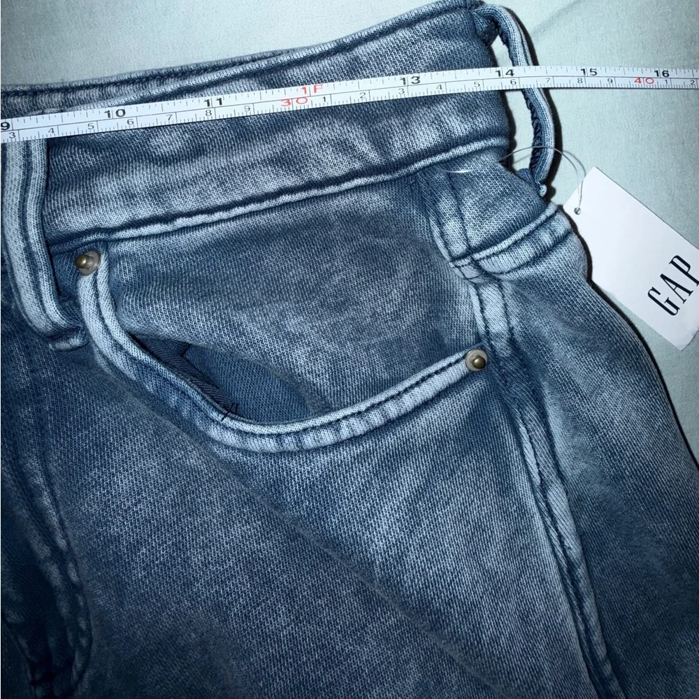 NWT GAP Sold out online Viral Barrel Sweatpant Jeans. Size SMALL PETITE. - Picture 8 of 13